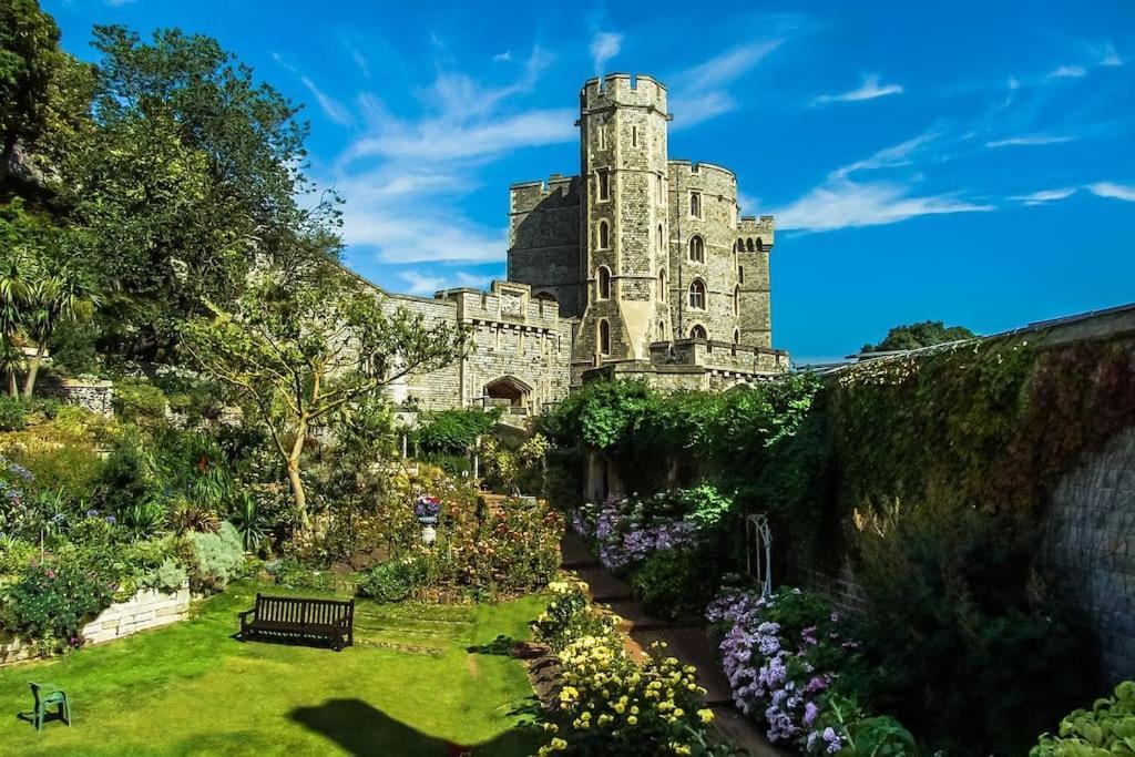 Beautiful Windsor 2 Bed, Perfect Location, 5 Mins Walk To Centre, Free Parking, Legoland, Ascot Apartment Luaran gambar